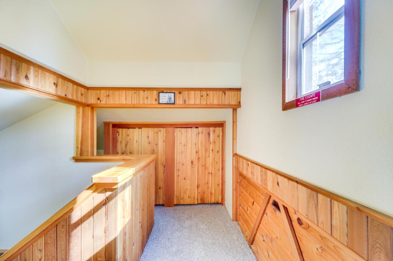 With Gas Grill, Near Glacier! Holiday home